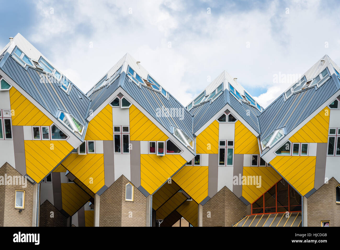 Rotterdam, Pays-Bas - 6 août 2016 : cube maisons conçues par l'architecte piet blom. Ils sont un ensemble de maisons innovantes et fondées sur le concept de Banque D'Images
