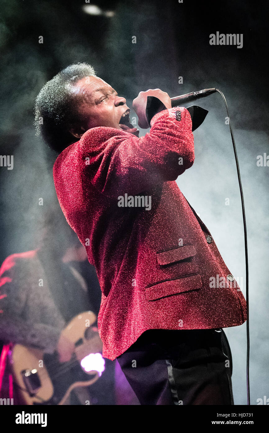 Düsseldorf, Allemagne. 23 janvier, 2017. La brillante chanteuse soul Lee Fields & The Expressions effectue live Zazie Düsseldorf. Credit : Ashley Greb/Alamy Live News Banque D'Images
