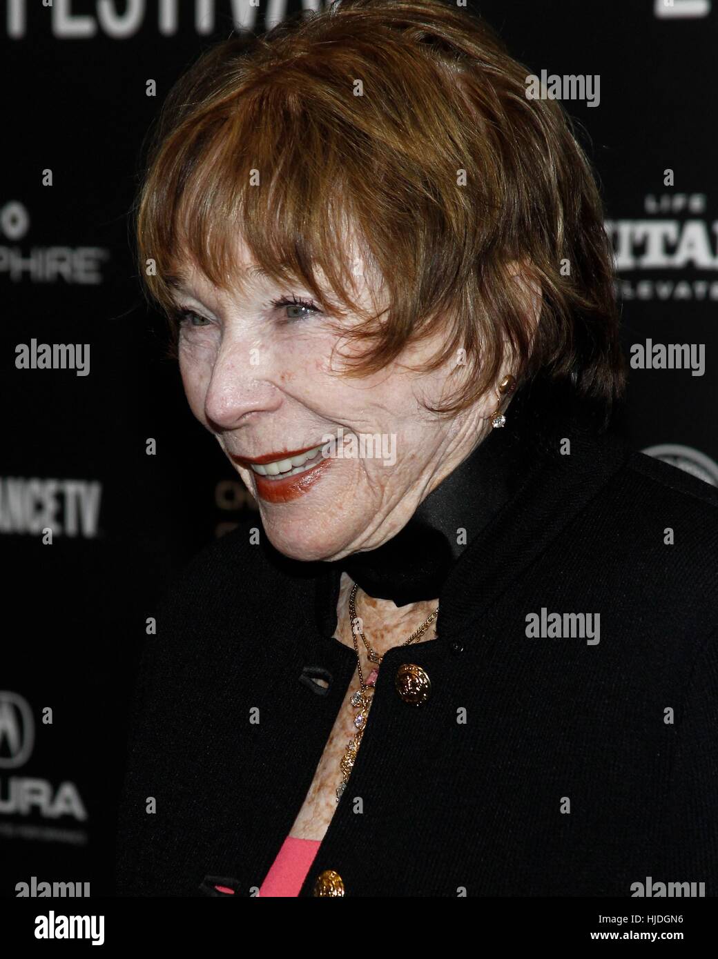 Park City, Utah, USA. 24 Jan, 2017. Shirley MacLaine au niveau des arrivées pour le dernier mot en première mondiale au Festival du Film de Sundance 2017, Théâtre Eccles, Park City, UT 24 Janvier, 2017. Credit : James Atoa/Everett Collection/Alamy Live News Banque D'Images