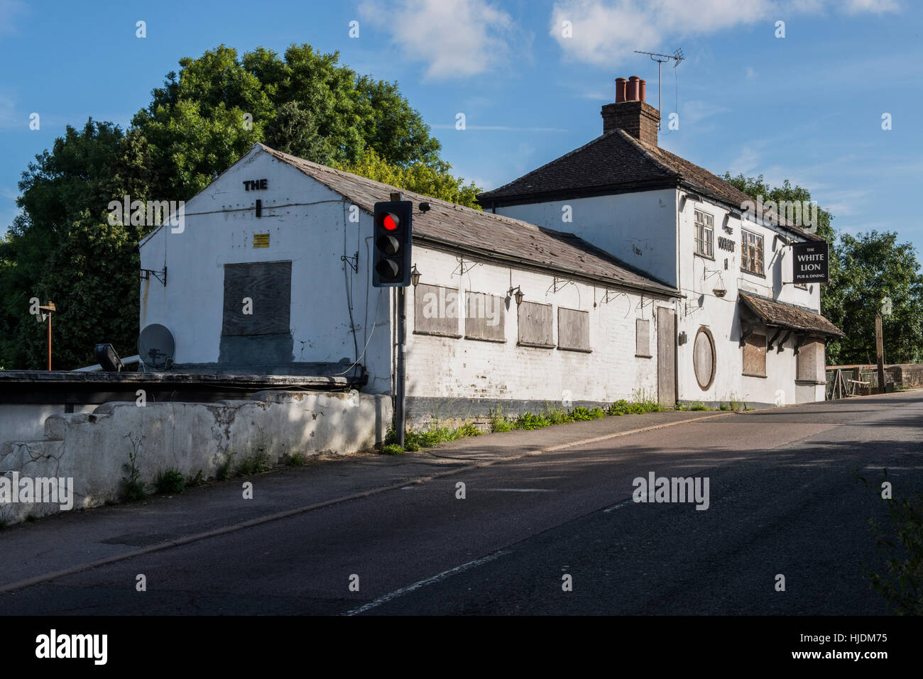 La maintenant fermée White Lion Inn, Icknield Way, Startops Fin, Marsworth, près de Tring, Hertfordshire, Royaume-Uni Banque D'Images