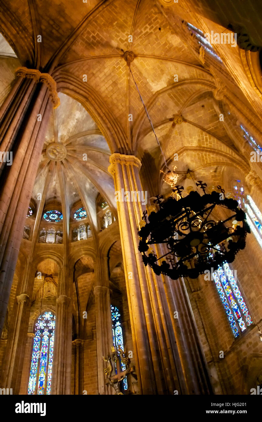 Intérieur de la Basilique de Santa Maria del Pi, Province de Barcelone, Catalogne, Espagne. Banque D'Images