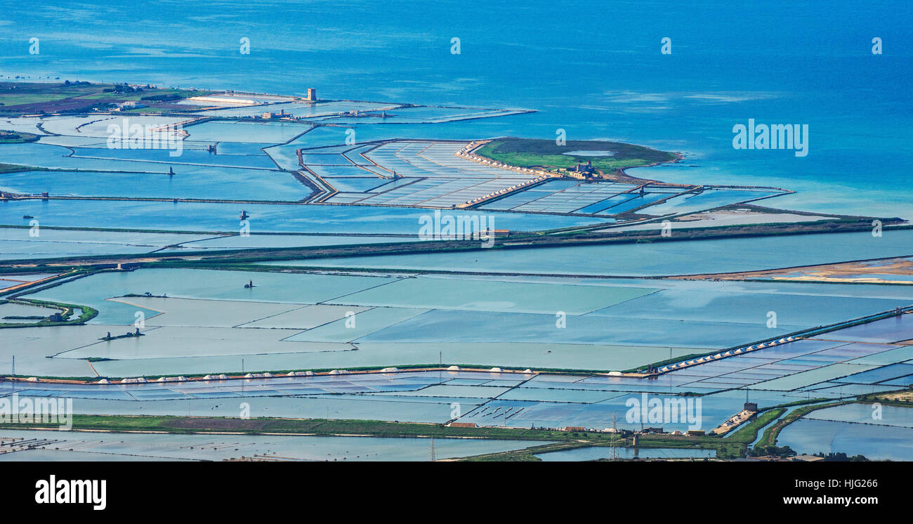 Les salines de Trapani, vue aérienne, Trapani, Sicile, Italie Banque D'Images