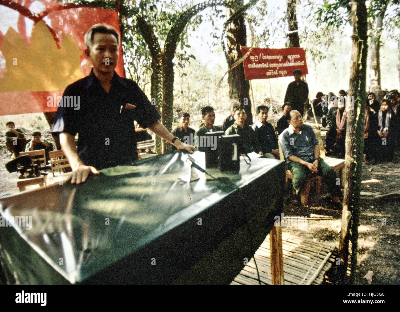 Nuit du Kmer Rouge 1980 Site Memorial The Killing Fields - Musée de Choeung Ek Cambodge ( fosse commune des victimes de Pol Pot - Khmers rouges à partir de 1963 - 1997. Phnom Penh Cambodge ) Banque D'Images Nuit du Kmer Rouge 1980 Site Memorial The Killing Fields - Musée de Choeung Ek Cambodge ( fosse commune des victimes de Pol Pot - Khmers rouges à partir de 1963 - 1997. Phnom Penh Cambodge ) Banque D'Images