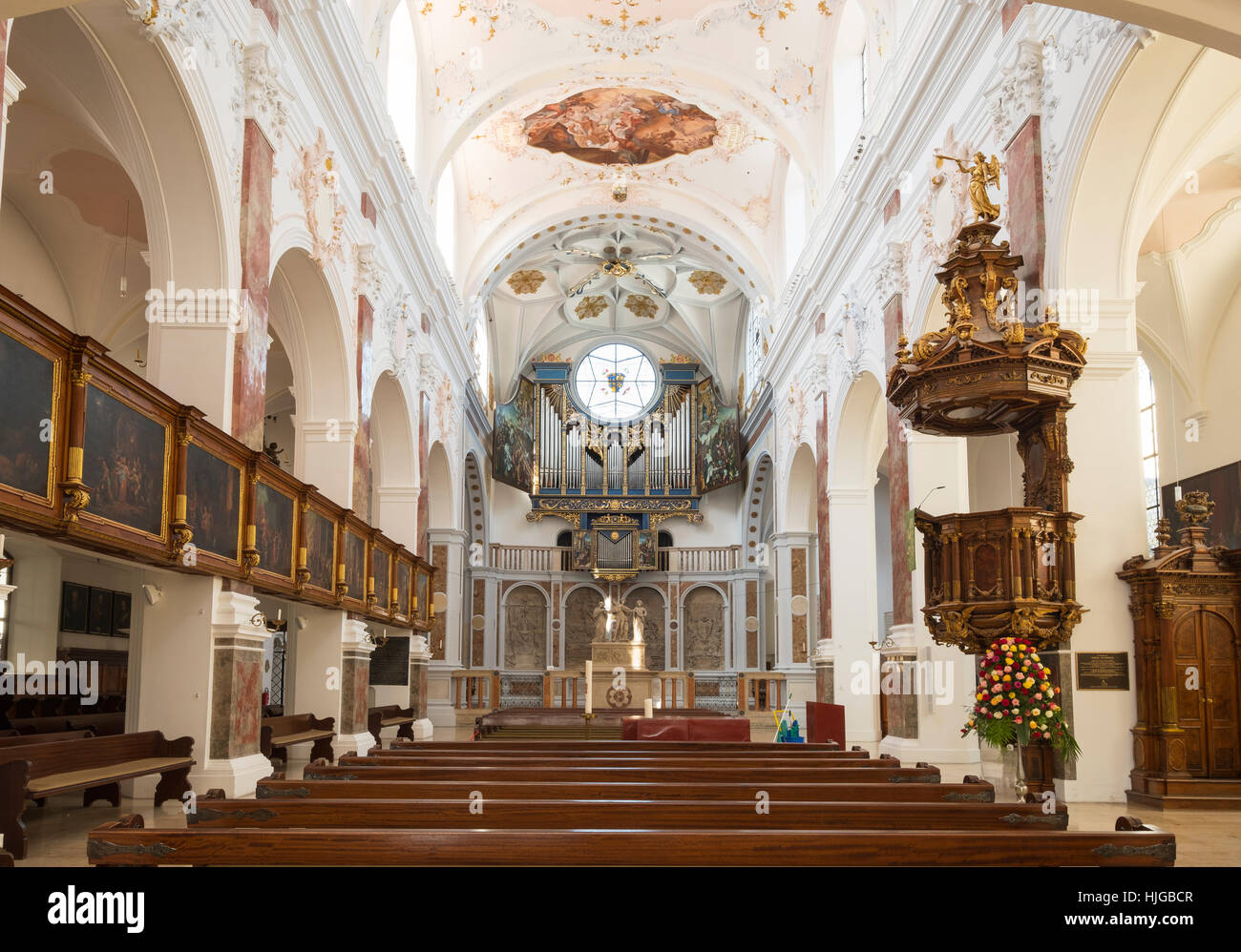 Vue intérieure avec Fuggerkapelle et l'orgue, l'Église Sainte-Anne, Augsburg, souabe, Bavière, Allemagne Banque D'Images