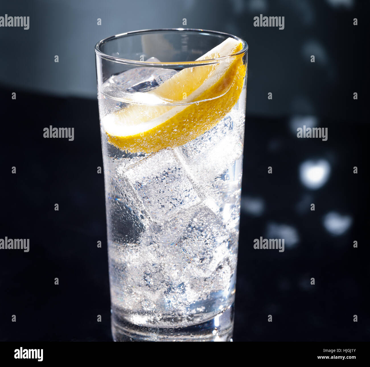 Discothèque, bar, taverne, verre, calice, tumbler, nourriture, aliment, boisson, boire, Banque D'Images