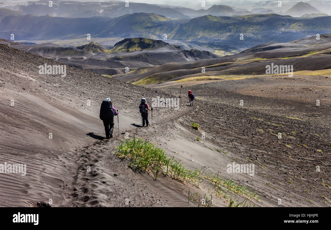 Les randonneurs en direction du sud sur la Section Emstrur vers Botnar Thorsmork et sur le sentier de randonnée Laugavegur Islande Banque D'Images