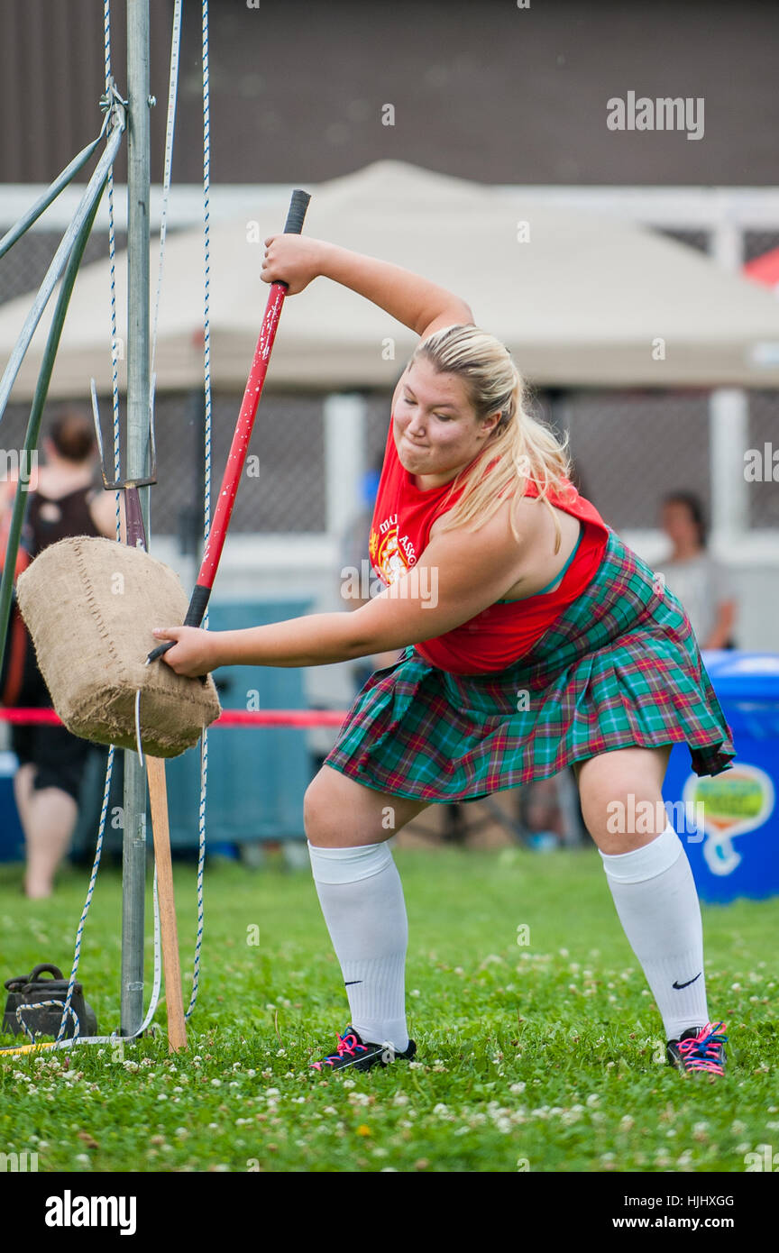 Manitoba Association des sports celtiques écossais organisé pendant le festival Folklorama jeux lourds Banque D'Images