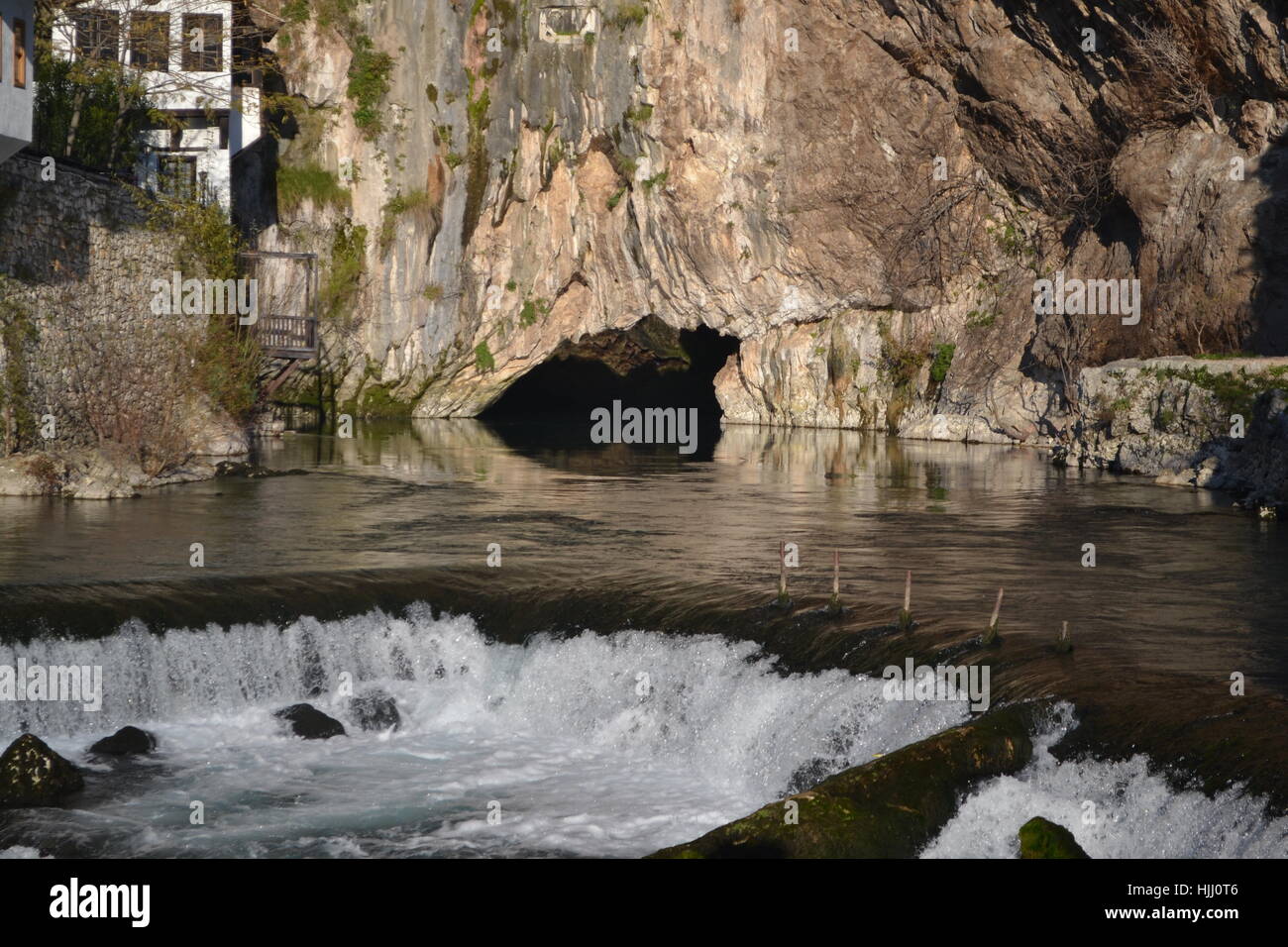 Grotte de l'eau du bas de la Montagne Banque D'Images