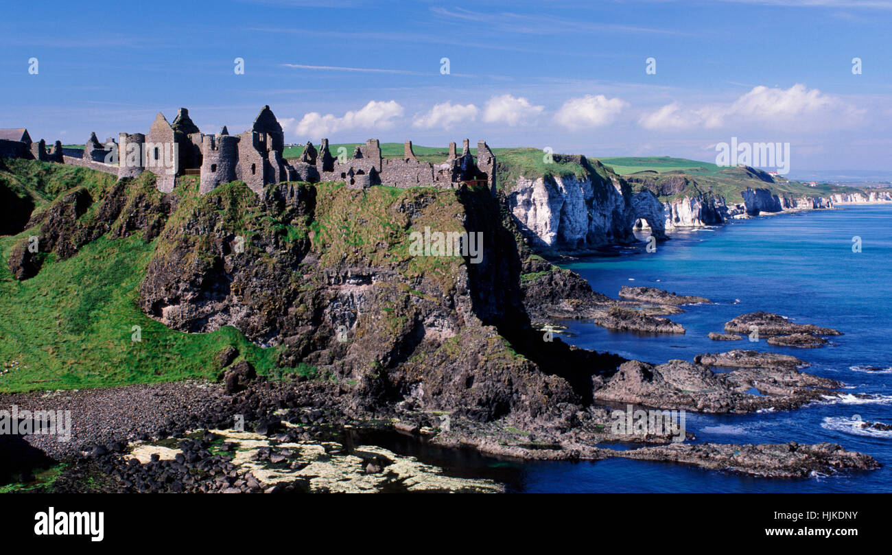 Le Château de Dunluce, comté d'Antrim, en Irlande du Nord, Royaume-Uni Banque D'Images
