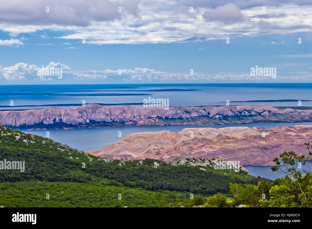 Les îles croates (Pag, Vir, Maun, Olib, Silba, Premuda, ist, Molat) Vue aérienne de la montagne du Velebit Banque D'Images