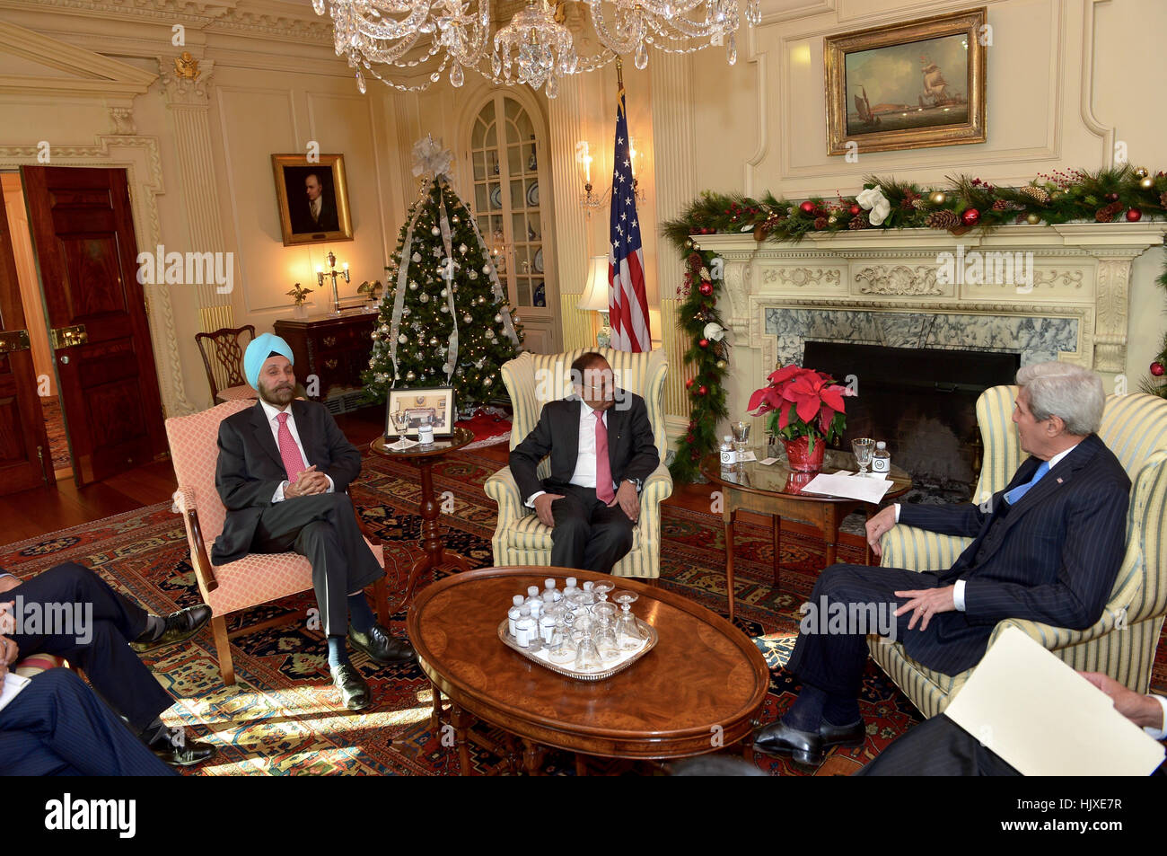 Le secrétaire d'Etat John Kerry rencontre le conseiller à la sécurité nationale indienne Ajit Doval, au Département d'État des États-Unis à Washington, D.C., le 20 décembre 2016. Banque D'Images