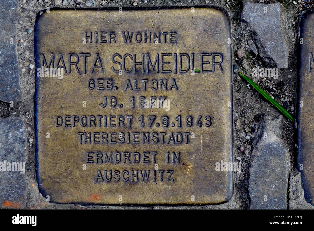 Stolperstein (pierre d'achoppement) dans les rues de Berlin (commémorant Marta Schmeidler) Banque D'Images