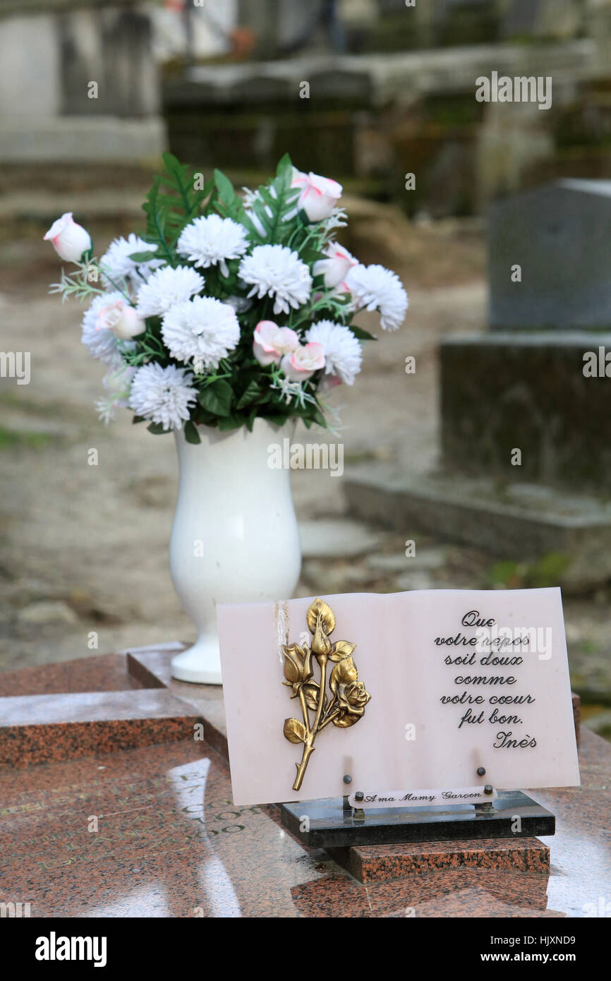 Plaque commémorative. 'Que votre repos soit doux comme votre coeur fut bon'  Photo Stock - Alamy