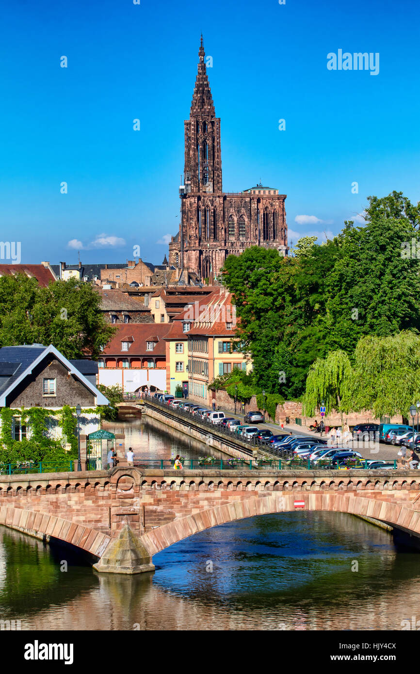 Ponts-Couverts pont et cathédrale en arrière-plan, Strasbourg Banque D'Images