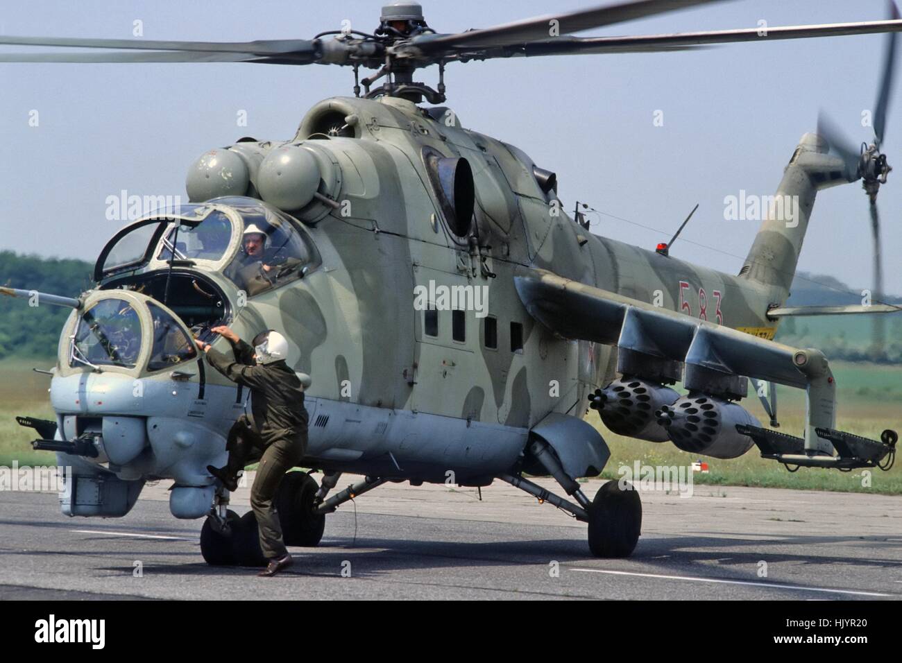 Les forces armées hongroises, régiment d'hélicoptères de combat de Veszprem, hélicoptère de construction soviétique MIL 24 Banque D'Images
