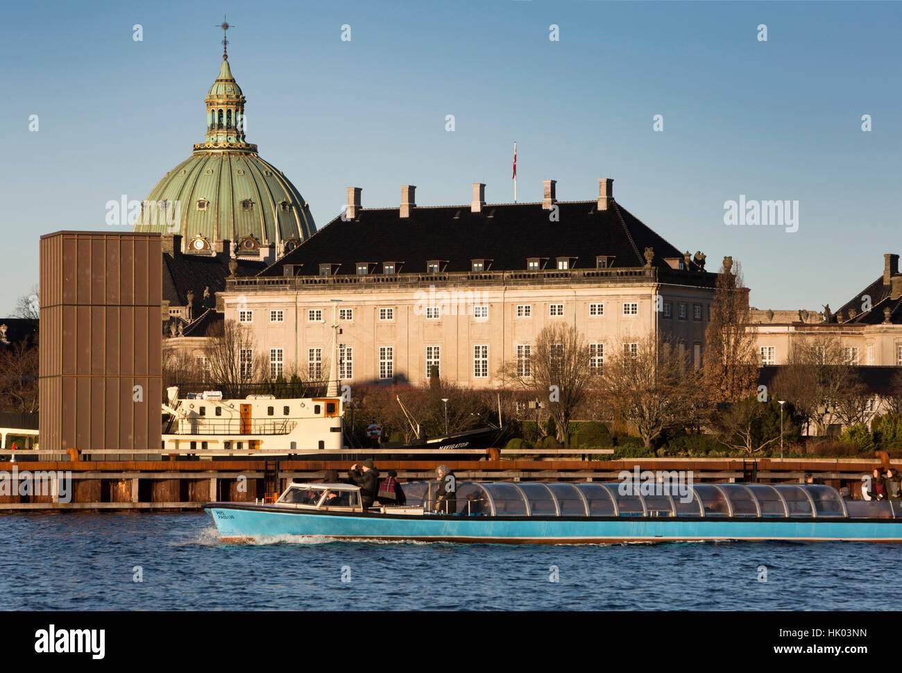 Danemark, copenhague, Frederiks Kirke, l'église de marbre, à travers Amaliehaven, port avec bateaux Banque D'Images