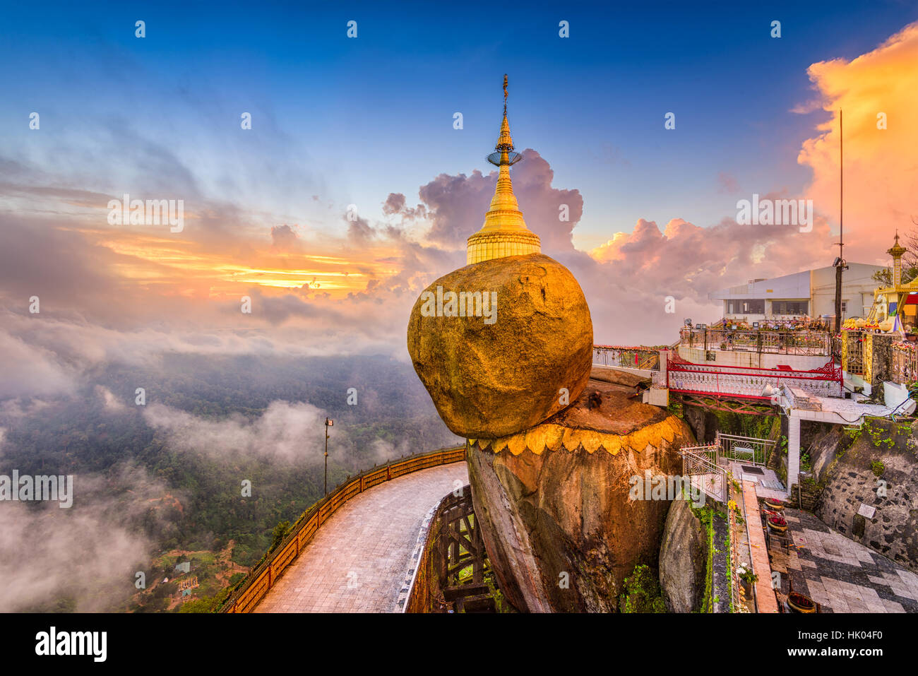 Kyaiktiyo, le Myanmar au Golden Rock. Banque D'Images
