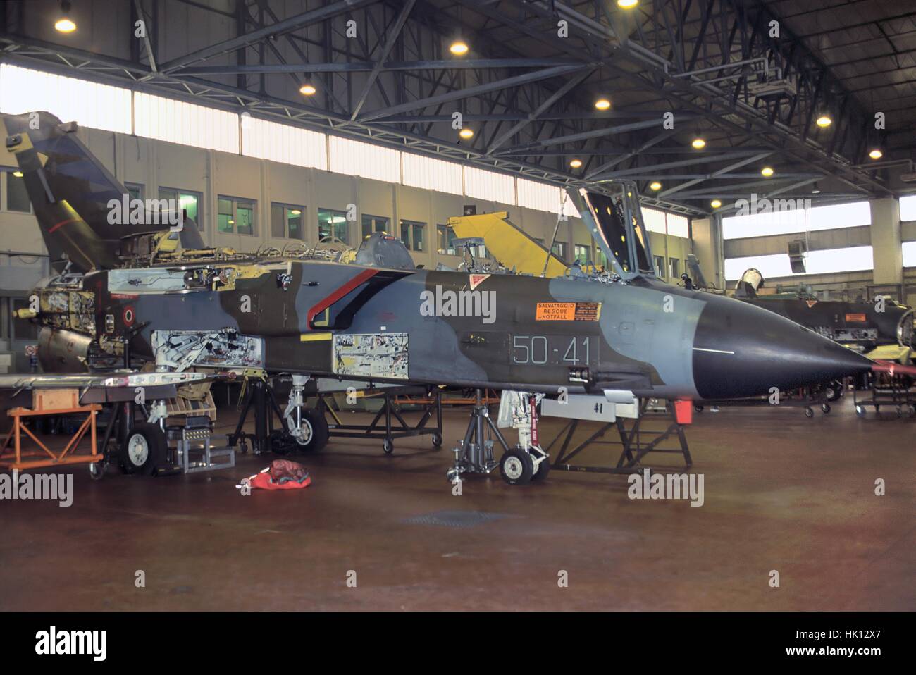 Armée de l'air italienne, des aéronefs d'attaque tornade dans le centre d'entretien de Cameri (Piémont) Banque D'Images