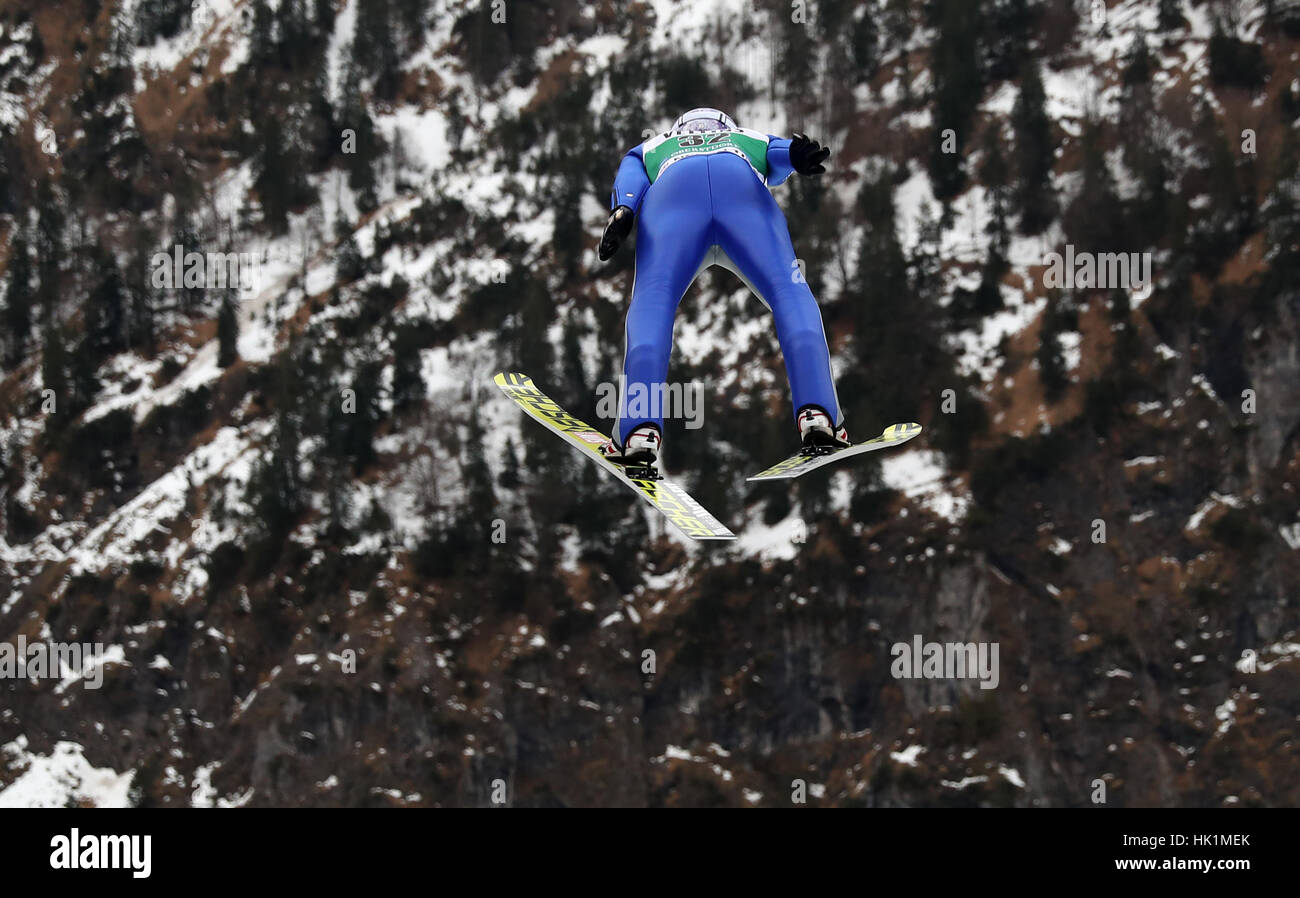 Oberstdorf, Allemagne. Le 04 février, 2017. Sauteur à ski allemand Andreas Wellinger en action pendant l'exécution d'un test sur l'Heini-Klopfer le saut à ski Hill à la Coupe du Monde de vol à Ski à Oberstdorf, Allemagne, 04 février 2017. Photo : Daniel Karmann/dpa/Alamy Live News Banque D'Images