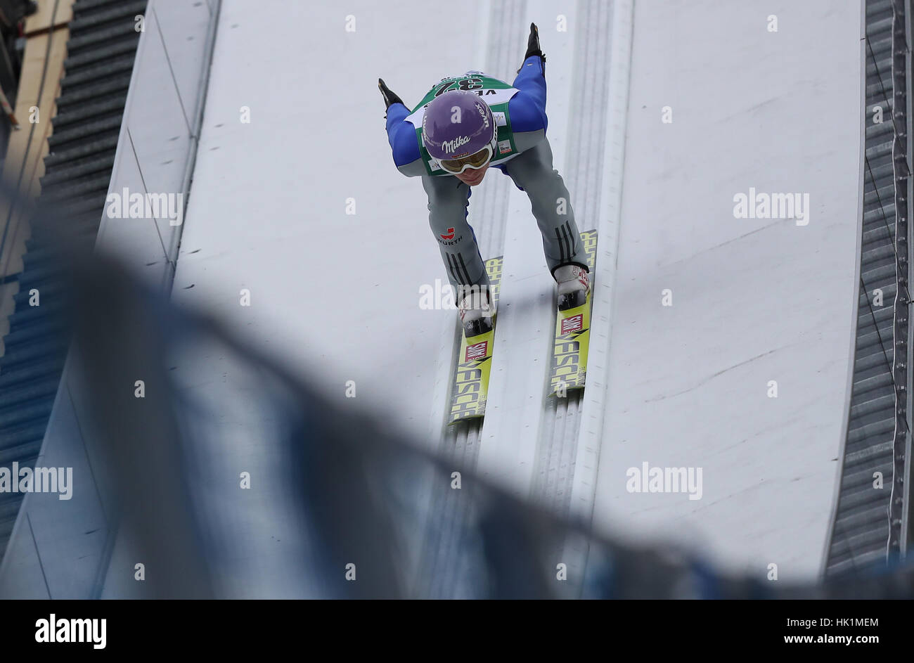 Oberstdorf, Allemagne. Le 04 février, 2017. Sauteur à ski allemand Andreas Wellinger en action pendant l'exécution d'un test sur l'Heini-Klopfer le saut à ski Hill à la Coupe du Monde de vol à Ski à Oberstdorf, Allemagne, 04 février 2017. Photo : Daniel Karmann/dpa/Alamy Live News Banque D'Images