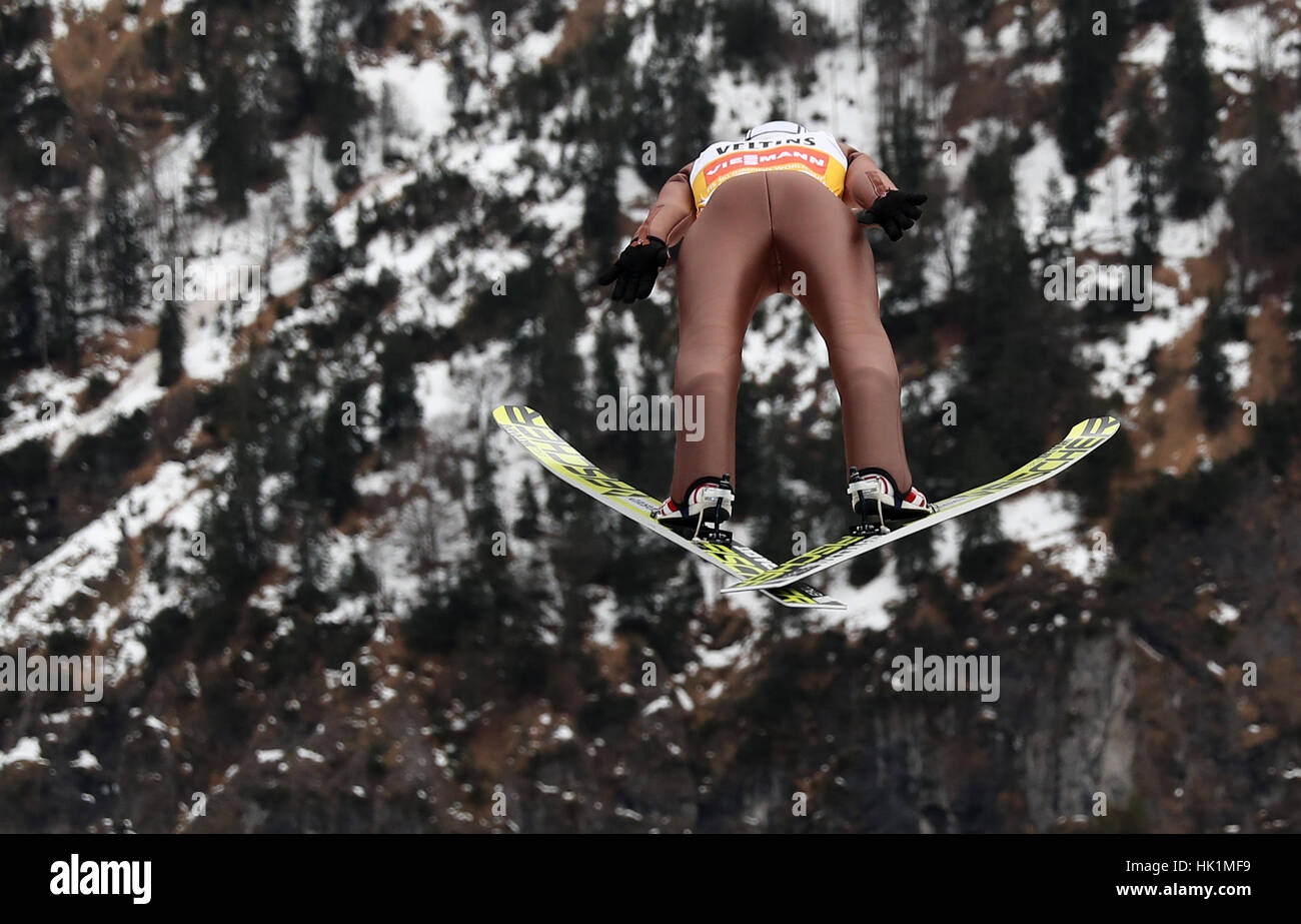Oberstdorf, Allemagne. Le 04 février, 2017. Ski polonais Kamil Stoch en action pendant l'exécution d'un test sur l'Heini-Klopfer le saut à ski Hill à la Coupe du Monde de vol à Ski à Oberstdorf, Allemagne, 04 février 2017. Photo : Daniel Karmann/dpa/Alamy Live News Banque D'Images