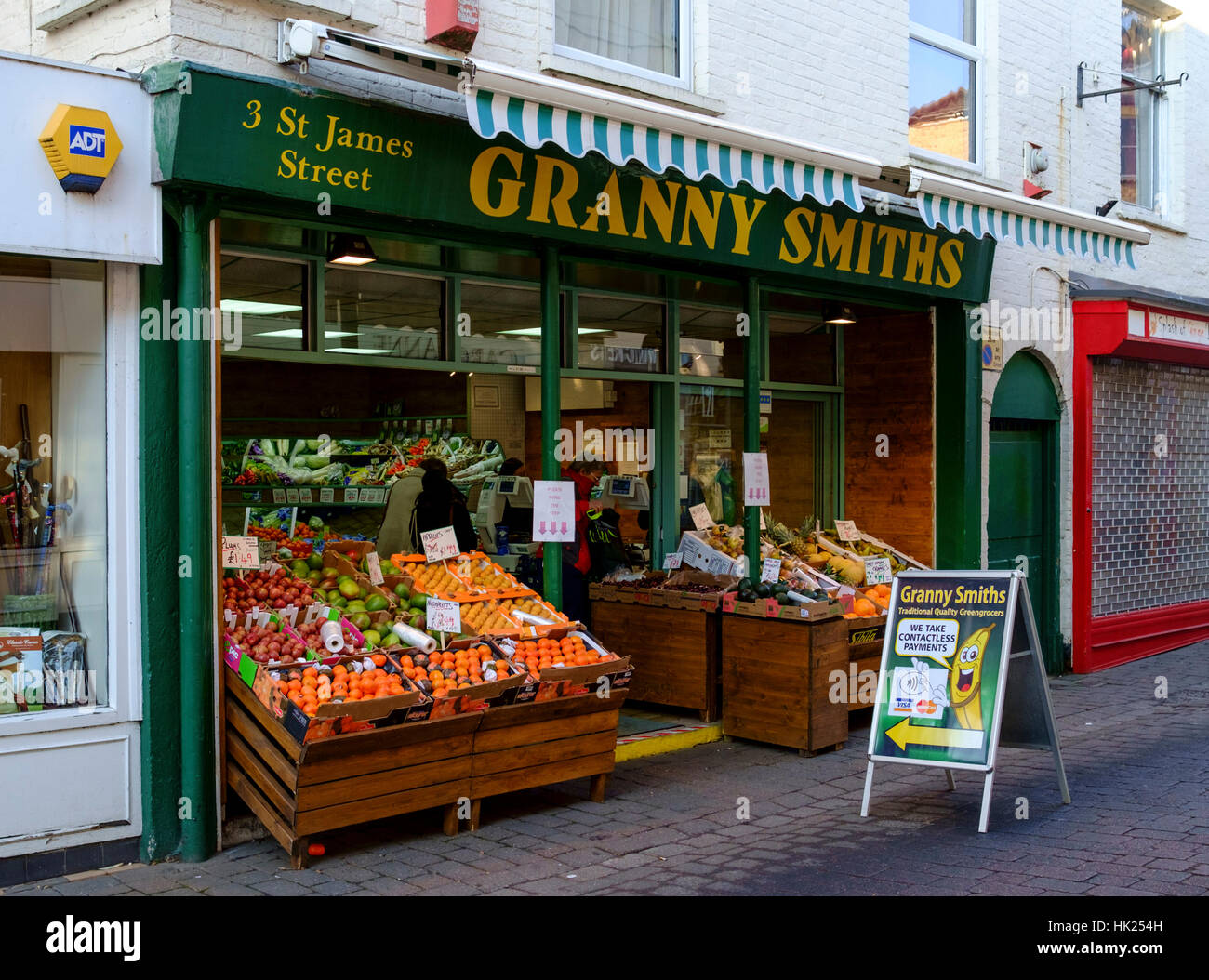La ville du comté de Taunton Somerset Angleterre Granny Smiths Grocers Banque D'Images