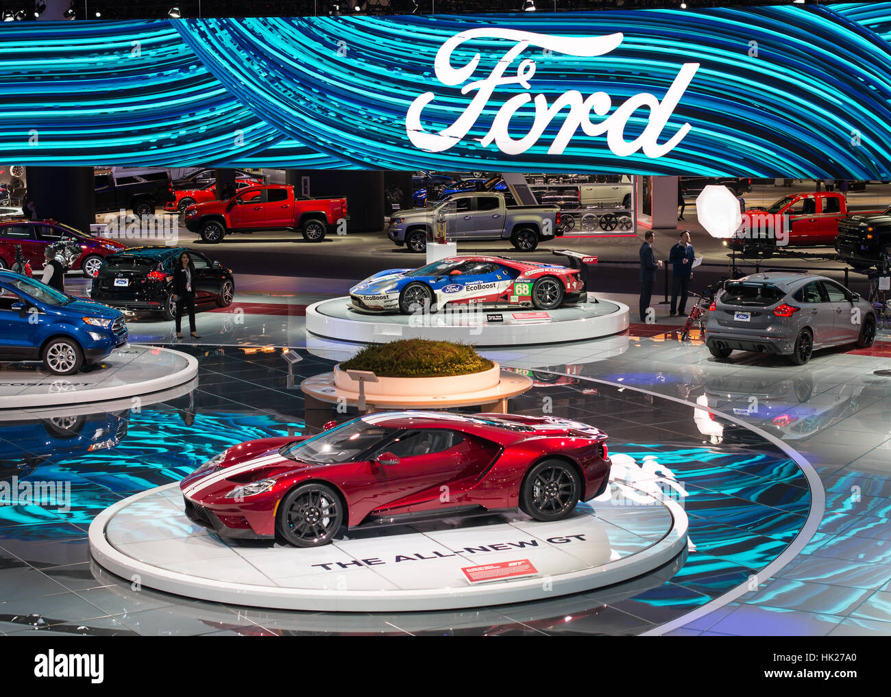 DETROIT, MI/USA - 9 janvier 2017 : UN 2017 Ford GT deux voitures, la production et la race, les versions à la North American International Auto Show (NAIAS). Banque D'Images