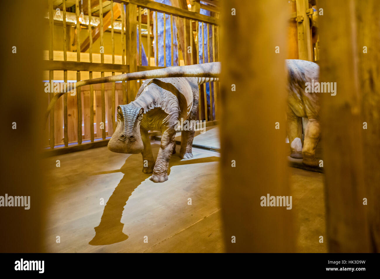 Williamstown, Massachusetts - Les dinosaures dans un modèle de l'arche mais par un groupe fondamentaliste chrétienne comme un parc à thème. Banque D'Images