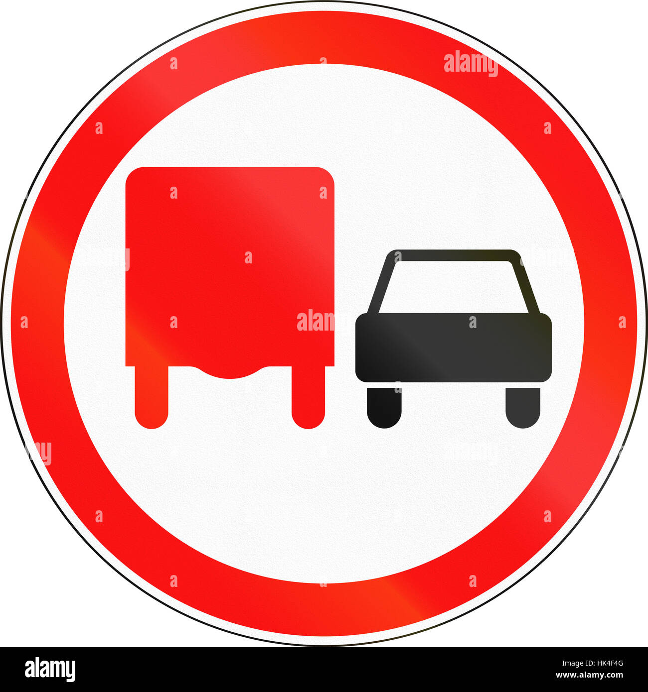 Panneau routier utilisé en Russie - Interdiction de dépasser par les poids  lourds Photo Stock - Alamy