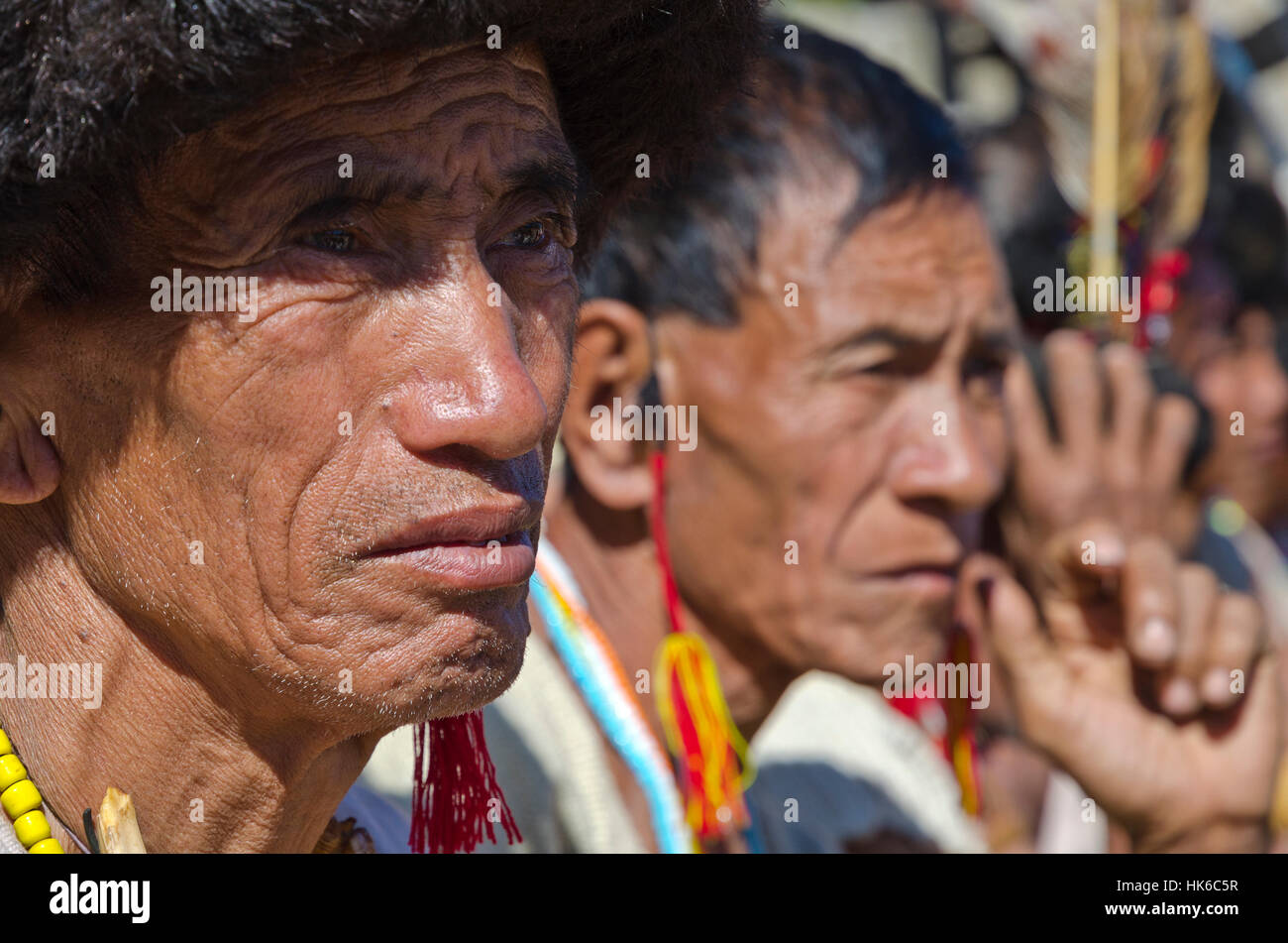 Il y a un mélange de peuples tribaux et leurs coutumes d'expérience à hornbill-festival chaque année à kohima Banque D'Images