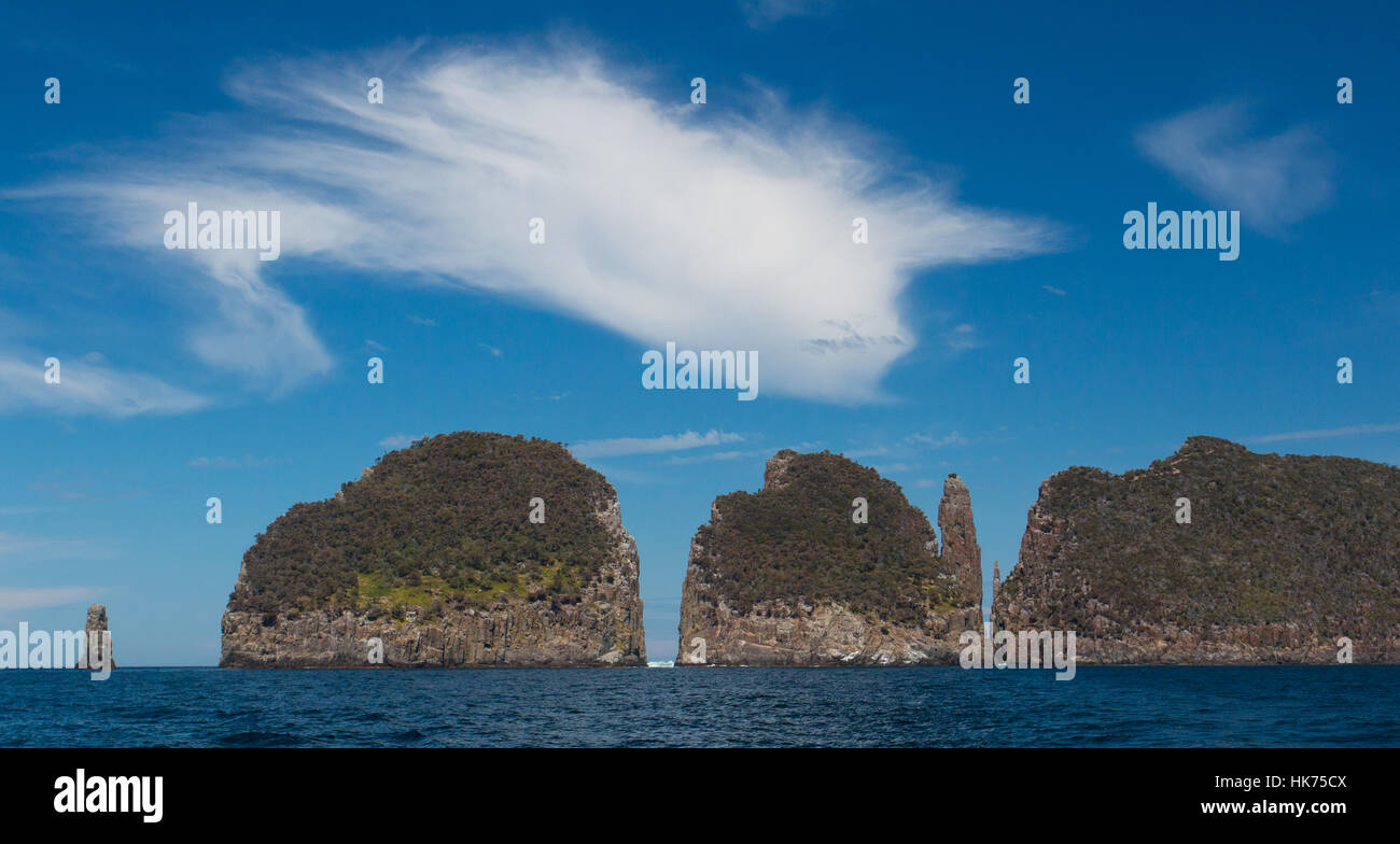 Les petites îles au large de la côte de Tasman National Park, New Caledonia Banque D'Images