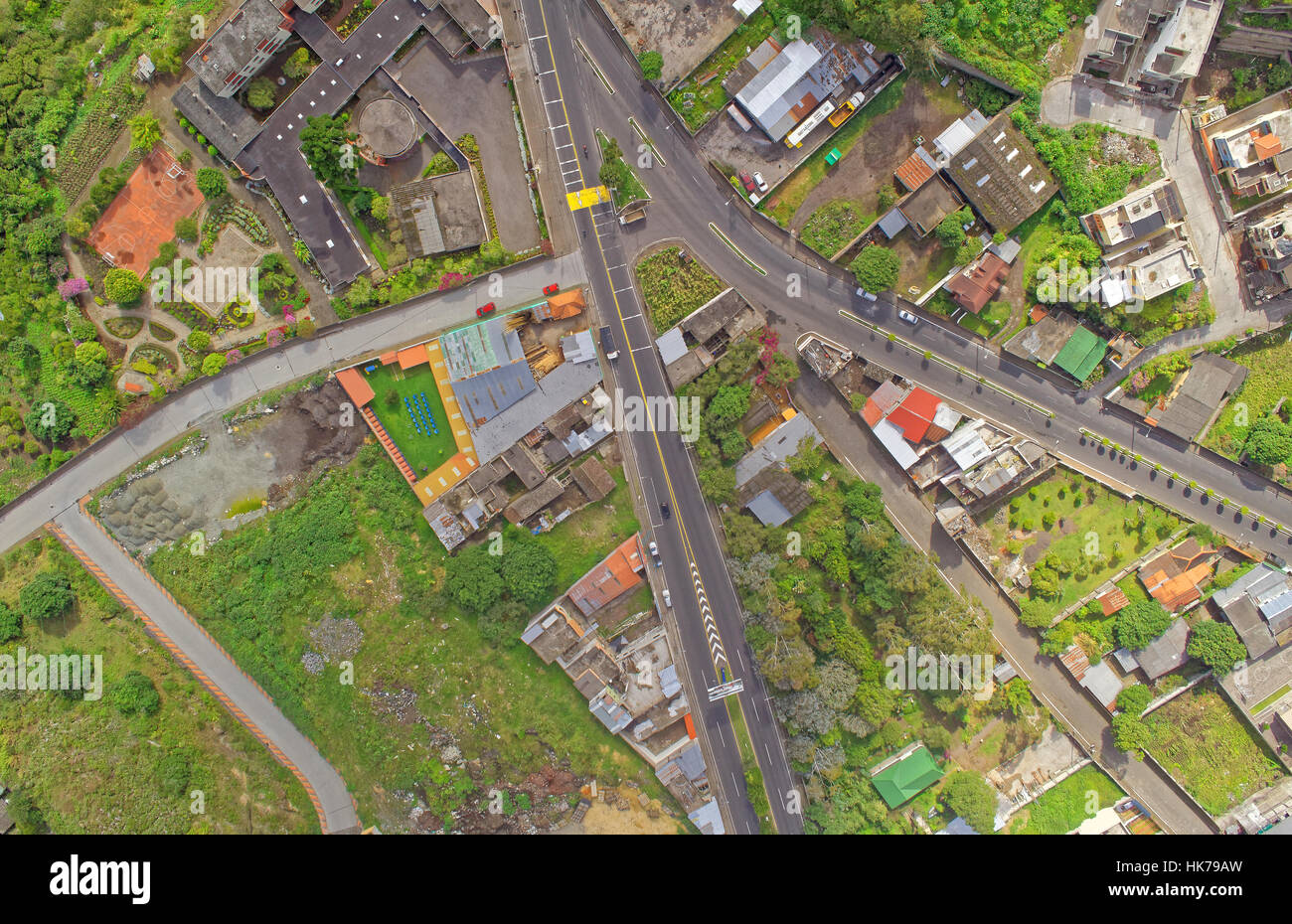 Vue aérienne de la petite ville de banlieue en Amérique latine Amérique du Sud de la province de Tungurahua Banque D'Images