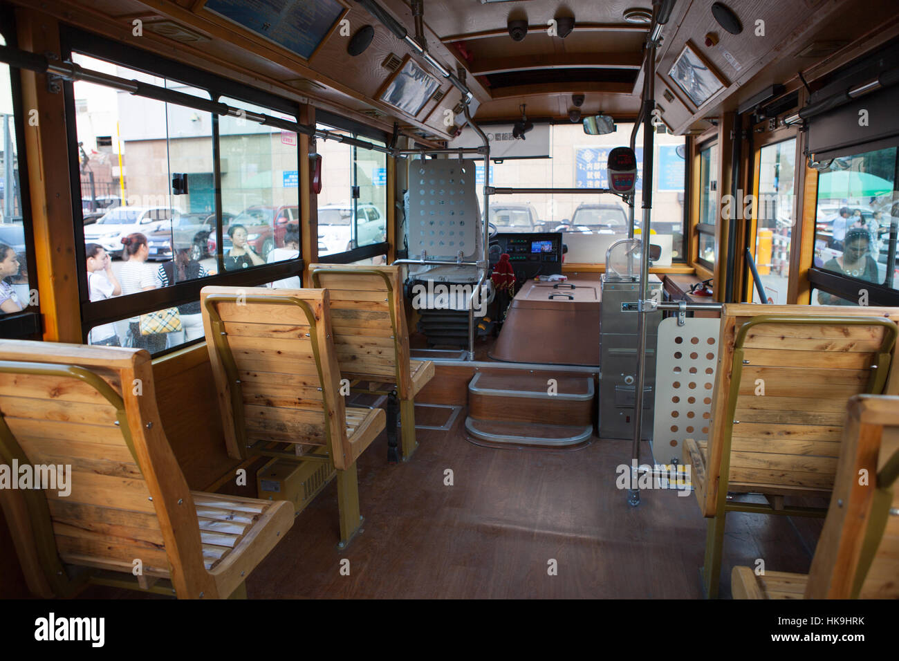 L'intérieur d'un bus urbain typique. Yinchuan, Ningxia, Chine Banque D'Images