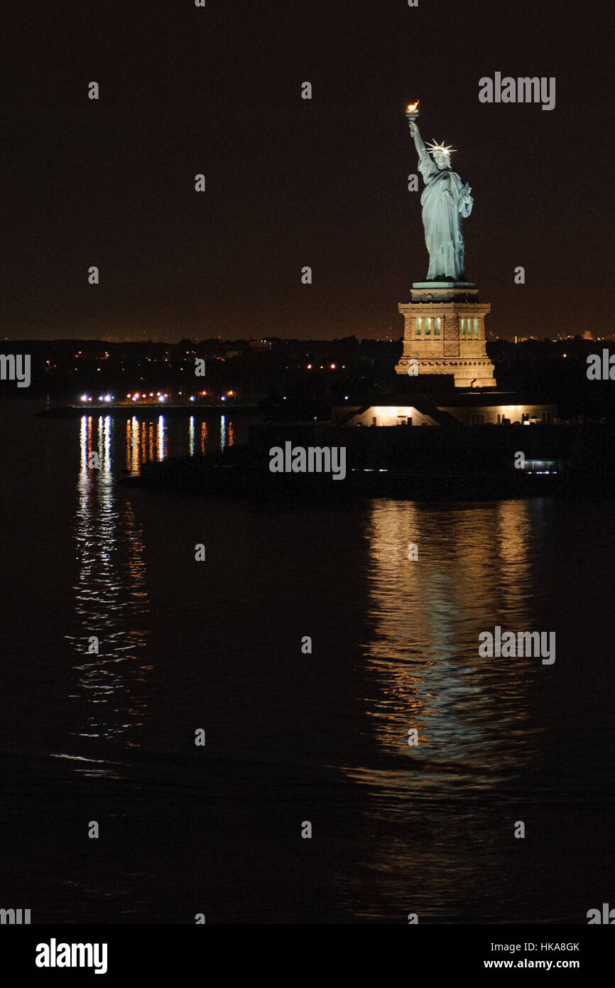 Statue de la liberté dans la nuit Banque D'Images