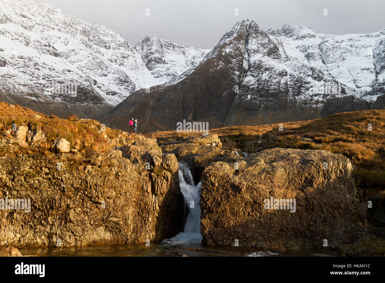 Walking in Glen cassante, Isle of Skye Banque D'Images