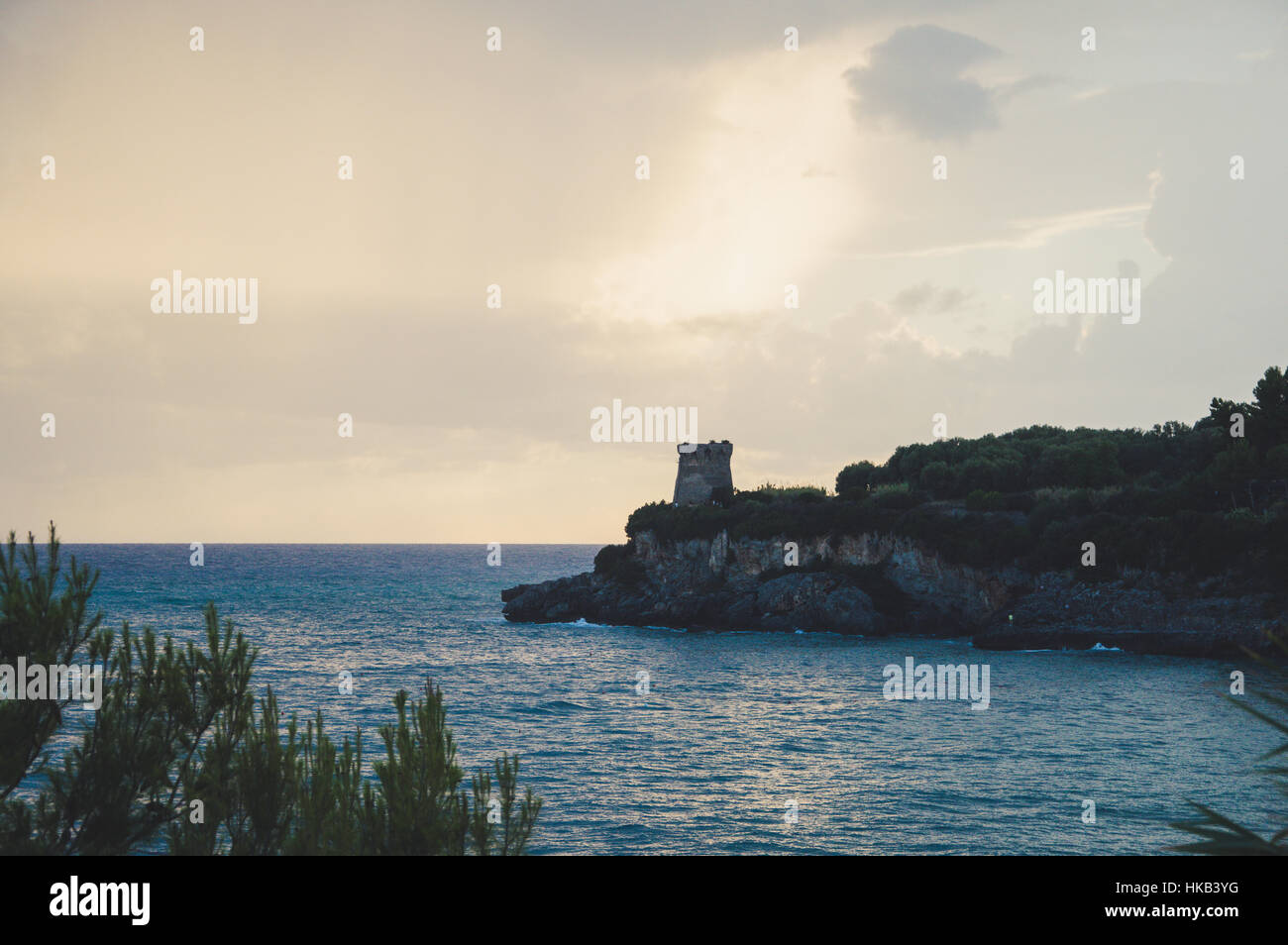 Cliffs à Baia delle Sirene Marina di Camerota Campanie Italie Banque D'Images