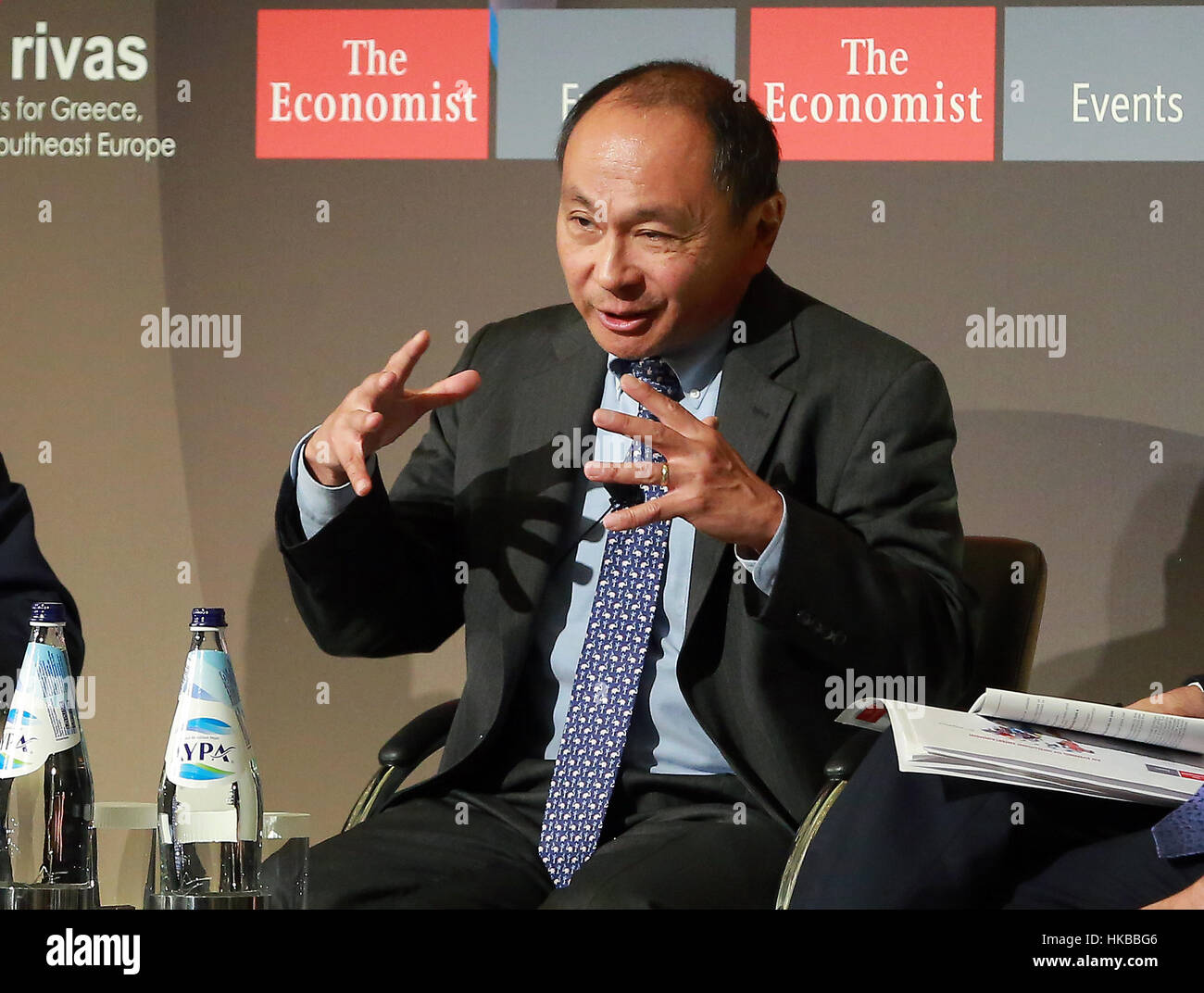 Athènes, Grèce. 27 Jan, 2017. Le politologue américain, auteur et économiste politique, Francis Fukuyama prend part à un débat sur 'l'Amérique et l'Europe dans le monde", organisée par le 'The Economist' à Athènes, Grèce. Credit : Elias Verdi/Alamy Live News Banque D'Images