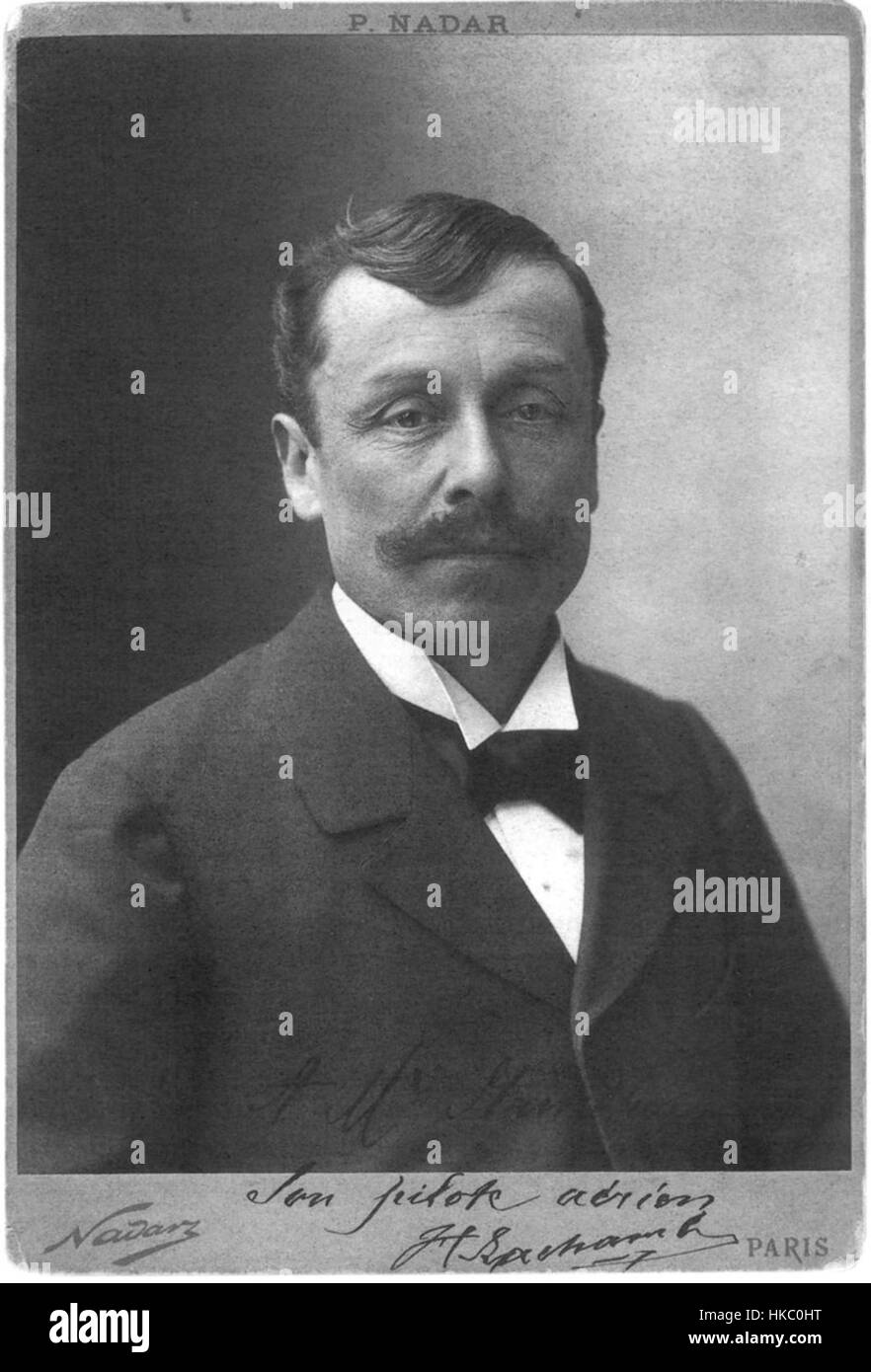 Cette photographie de Nadar capture Henri Lachambre, figure notable du XIXe siècle. Nadar, connu pour son travail de pionnier dans la photographie de portrait, offre une représentation claire et détaillée de Lachambre, mettant en évidence la présence personnelle et le caractère de son sujet. Banque D'Images