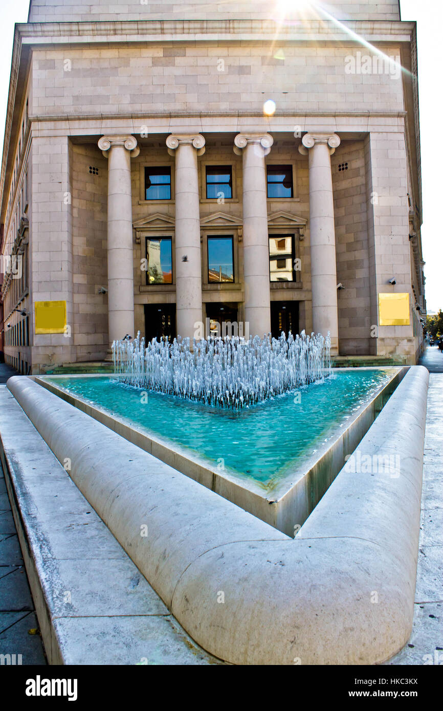 Banque nationale croate et fontaine, Ville de Zagreb, Croatie Banque D'Images