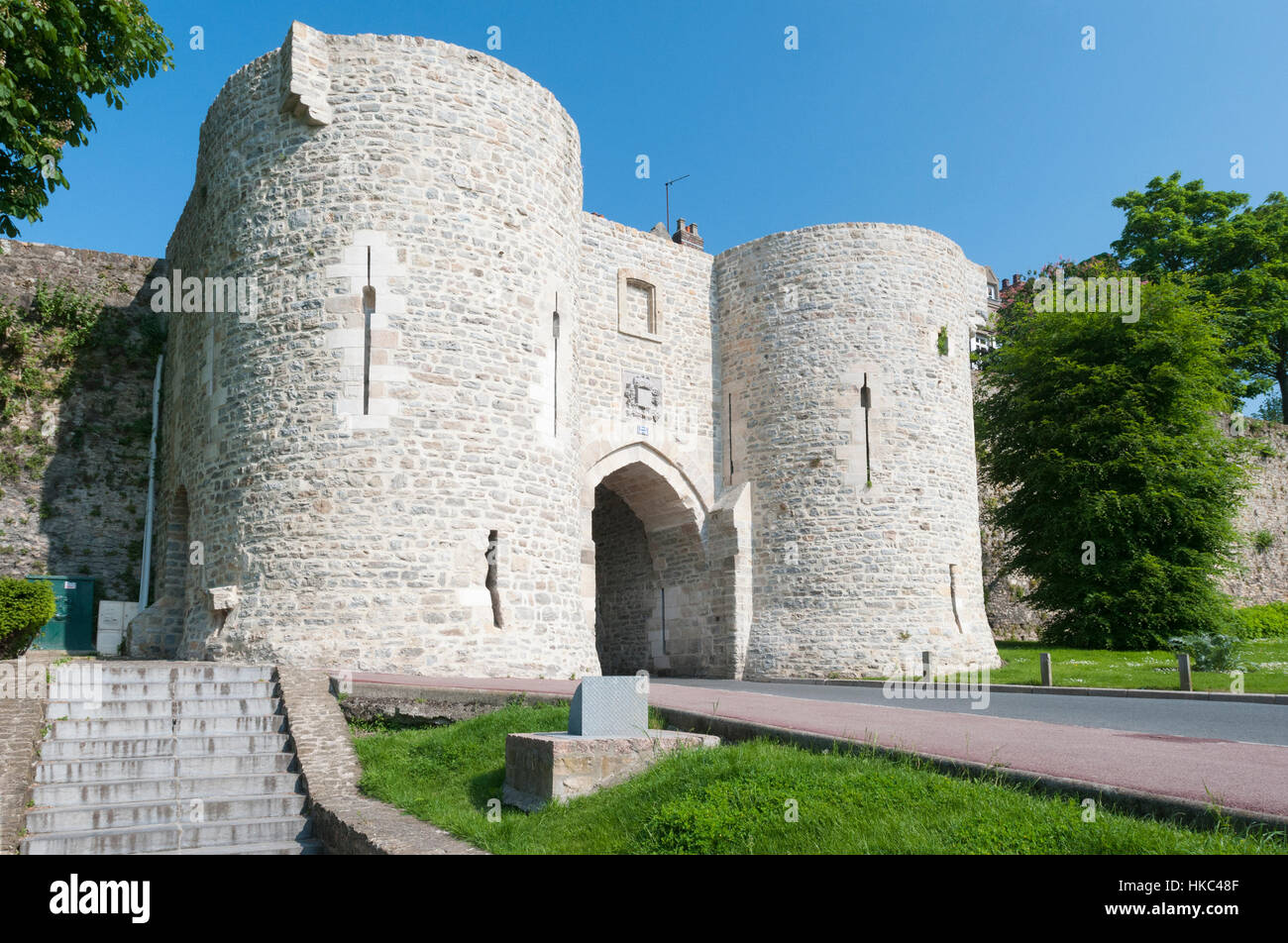 Porte de ville à Boulogne-sur-mer, qui est l'un des meilleurs préservé villes médiévales fortifiées en France, entouré par des remparts (construit au-dessus de Banque D'Images