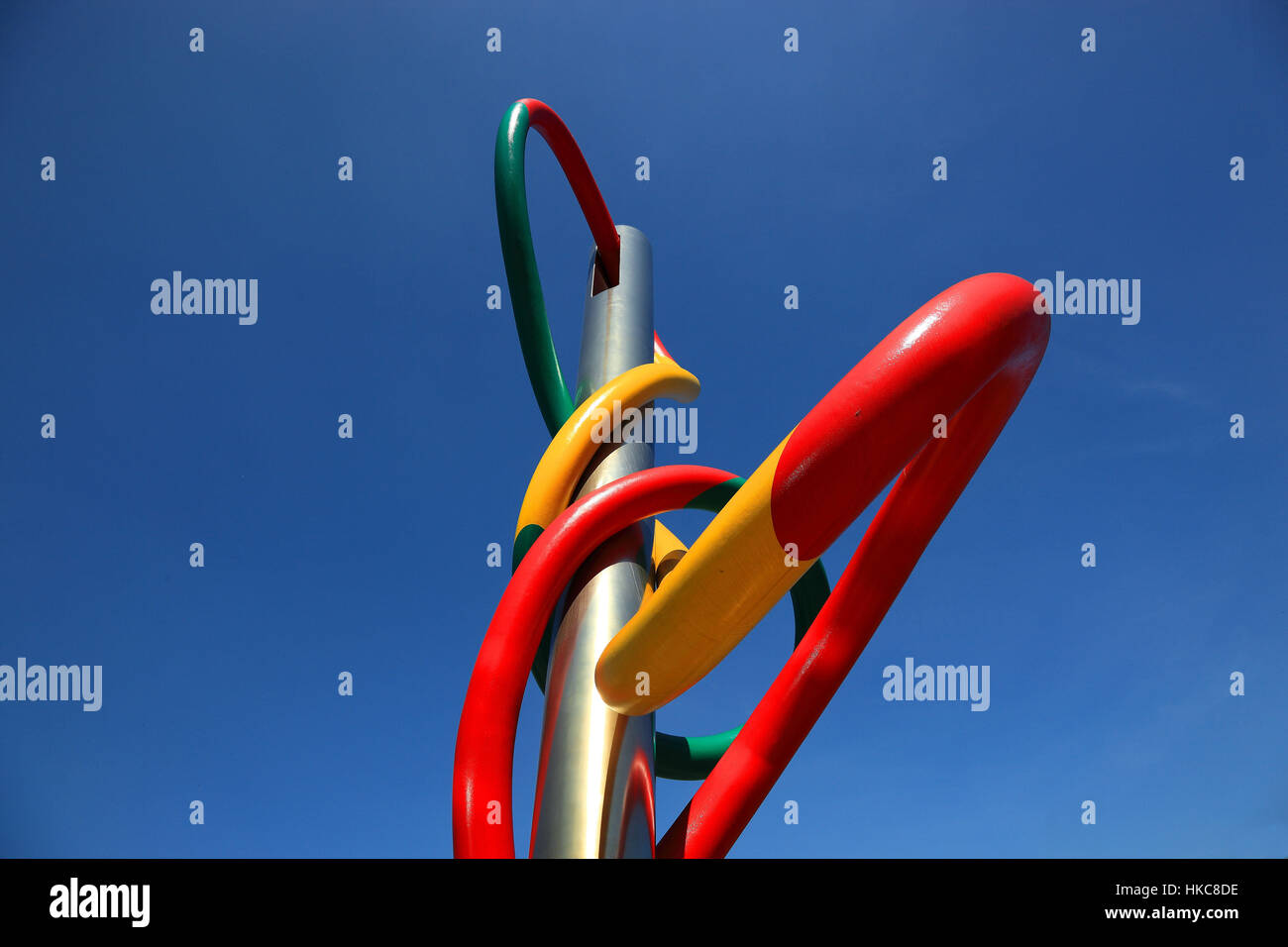 L'Italie, ville de Milan, l'art moderne, grande aiguille avec fil de couleur à la place Cadorna - Triennate Banque D'Images