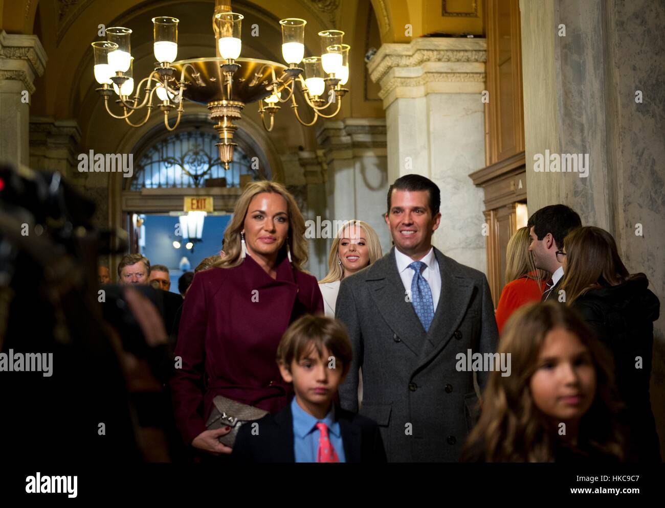 Présidentielle américaine fils Eric Trump et épouse Vanessa Trump arrivent à la capitale américaine avec sa famille pour la 58e Cérémonie d'investiture le 20 janvier 2017 à Washington, DC. Banque D'Images