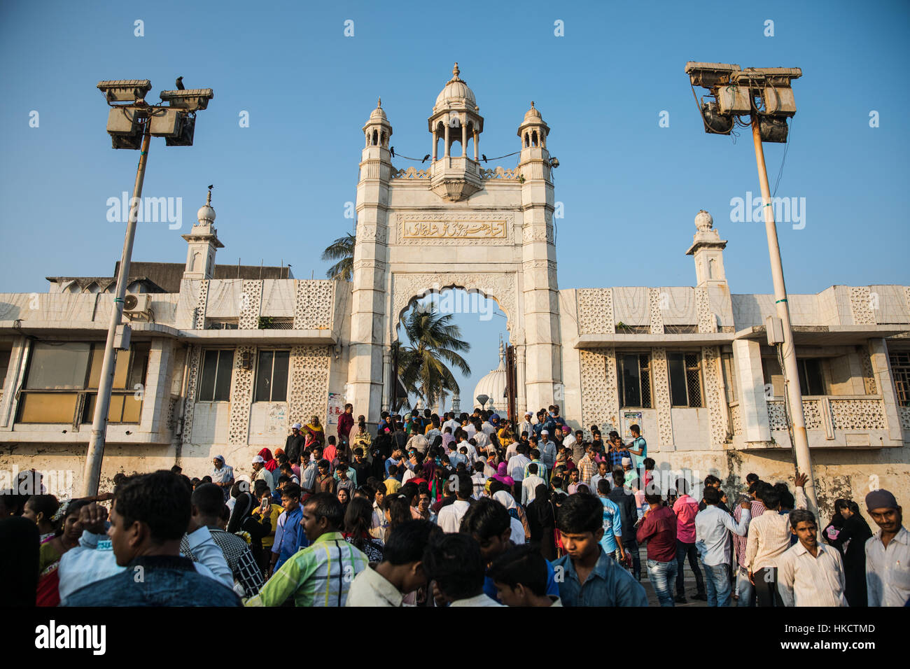 Haji Ali Dargah, une mosquée islamique et de la tombe de Mumbai (Bombay), Inde. Banque D'Images