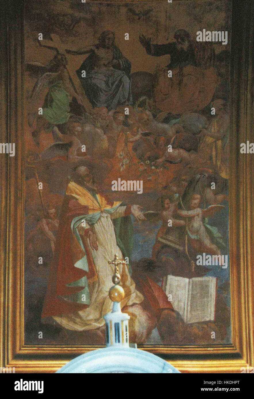 *Gloria di San Cassiano* de Luigi Pistocchi est une œuvre d’art remarquable qui capture des thèmes religieux à travers une composition dynamique et des couleurs vives, reflétant les traditions artistiques baroques. Banque D'Images