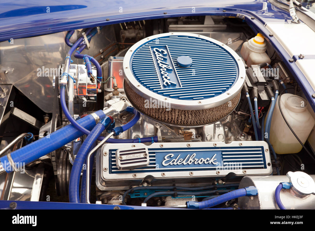 Closeup du moteur d'une AC Cobra Replica dans l'AC Owners Club, sur