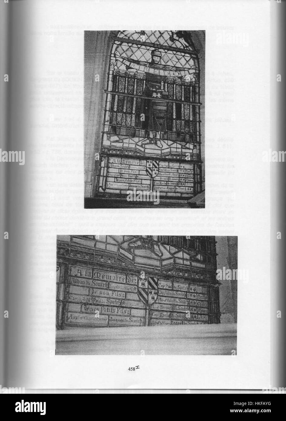 Ce vitrail de l'église du Souich présente des scènes religieuses complexes, mettant en valeur l'art de l'artisanat du vitrail. La fenêtre est un exemple de l'art et de l'architecture religieux gothiques. Banque D'Images