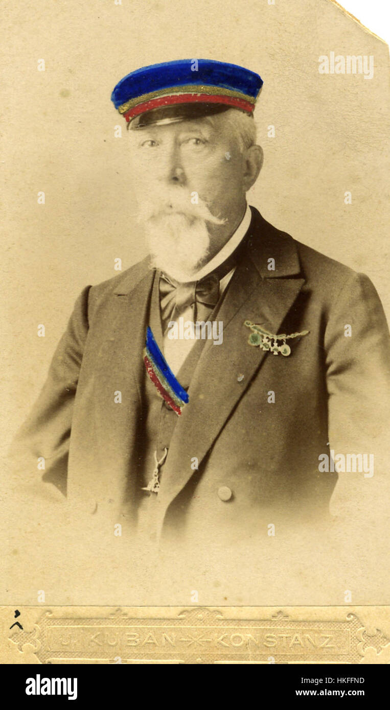 Cette œuvre de Tobias Wolff présente une représentation historique du corps Bavière à Karlsruhe. Il capture les traditions et l'atmosphère formelle de ce groupe militaire allemand. Banque D'Images