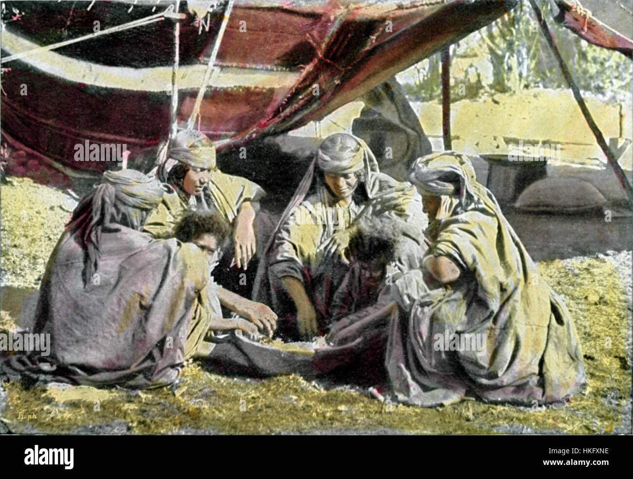 Abb. 502. Beduinenfrauen bei der Mahlzeit Banque D'Images