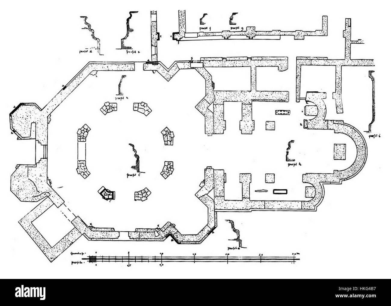 Le plan d'étage reconstruit de l'église romane de l'abbaye de George à Goslar illustre l'agencement architectural de ce bâtiment historique. La conception donne un aperçu de l'architecture romane et du rôle de l'église dans la vie religieuse médiévale. Banque D'Images