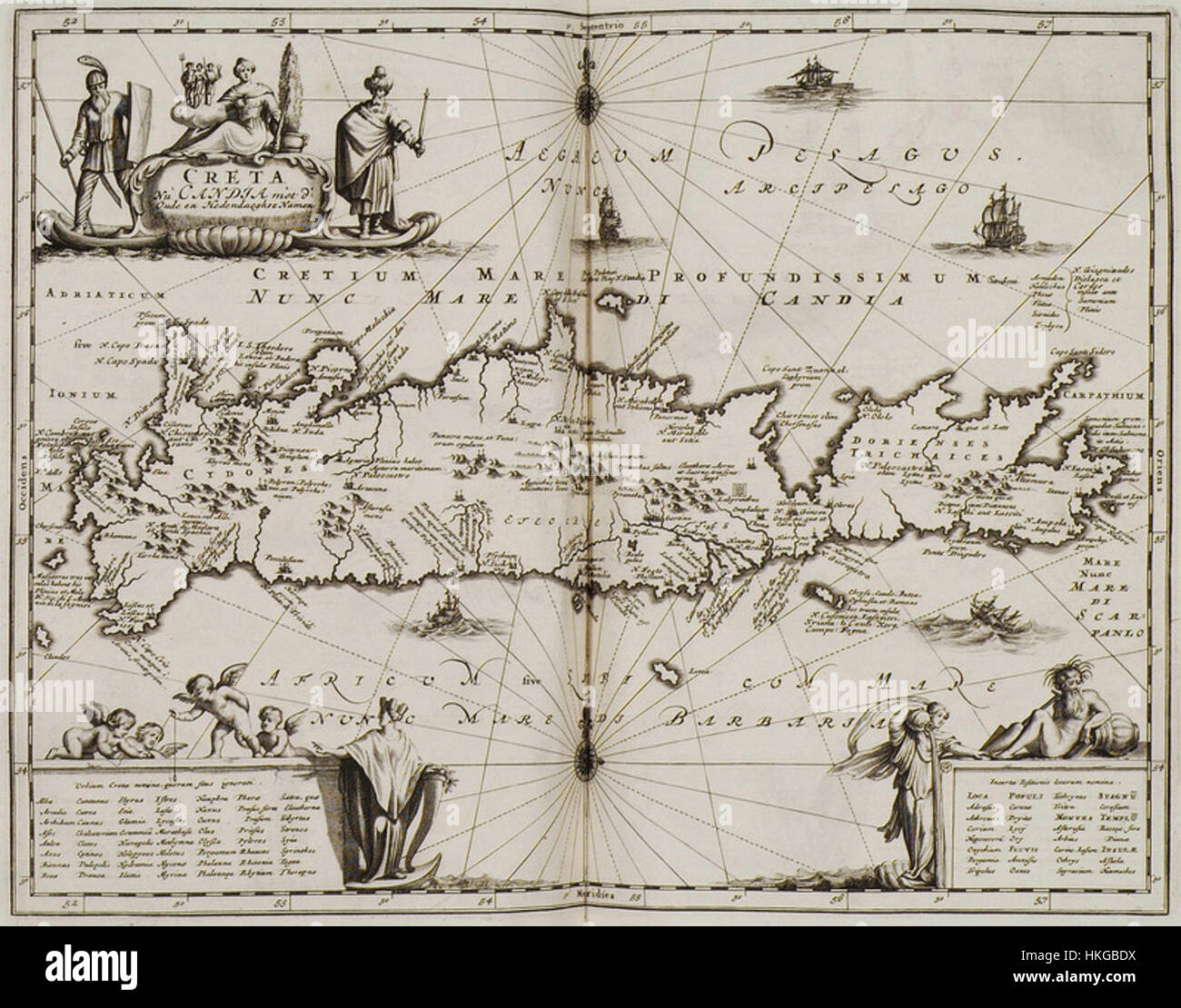 Cette carte, intitulée 'Creta nu Candia met Oude en Hedendaeghse Namen', a été créée par Olfert Dapper en 1688. C'est une représentation historique de l'île de Crète avec des noms anciens et modernes, offrant un aperçu de la géographie et du paysage politique de l'époque. Banque D'Images